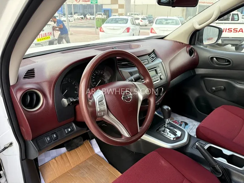 Nissan Navara 2022 for Sale in Abu Dhabi Image-8