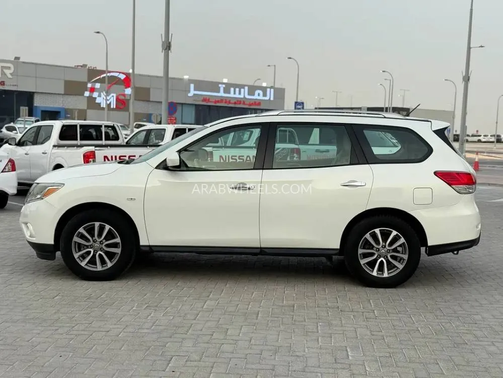 Nissan Pathfinder 2014 for Sale in Abu Dhabi Image-6