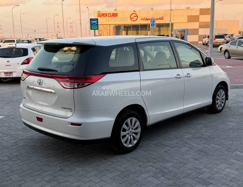 تويوتا بريفيا 2019 for Sale in أبو ظبي Image-8