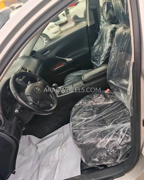 Lexus IS 2006 for Sale in Sharjah Image-12
