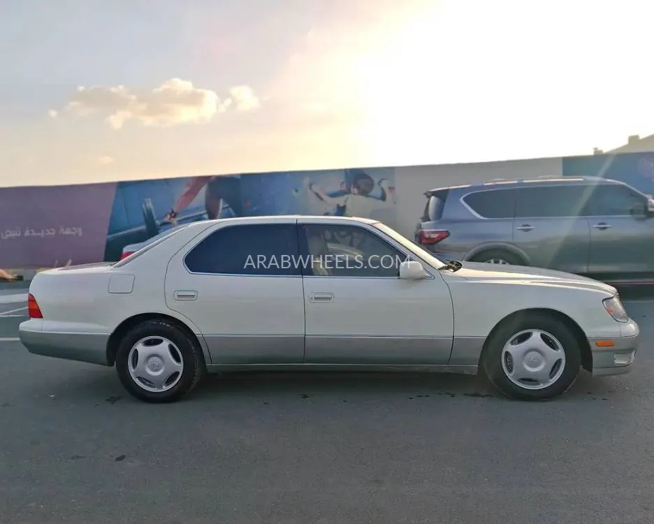 Lexus LS 1998 for Sale in Sharjah Image-17