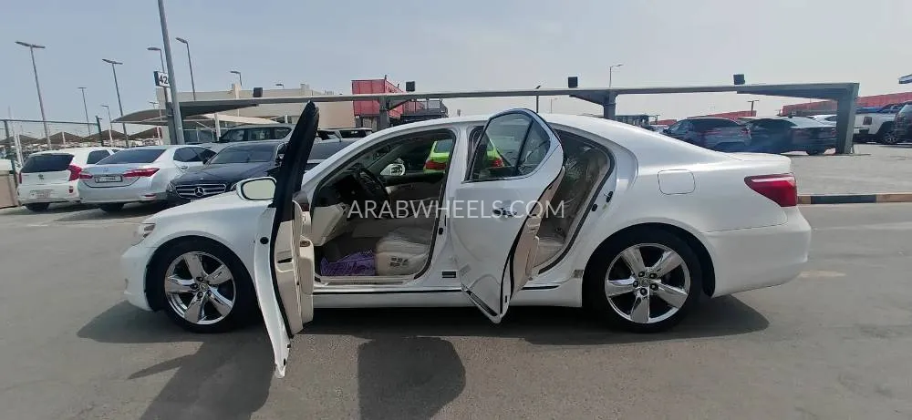 Lexus LS 2010 for Sale in Sharjah Image-8