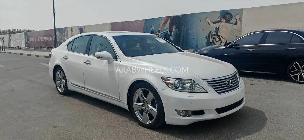 Lexus LS 2010 for Sale in Sharjah Image-11