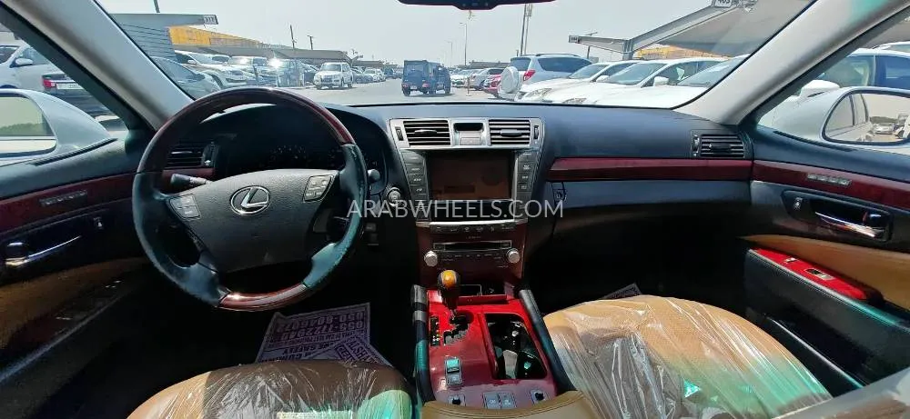 Lexus LS 2011 for Sale in Sharjah Image-4