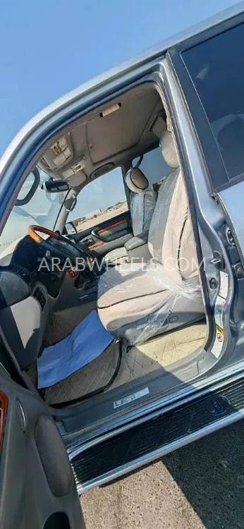 لكزس LX 2005 for Sale in الشارقة Image-3