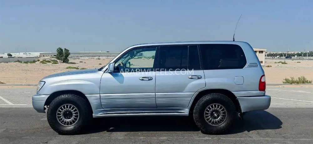 لكزس LX 2005 for Sale in الشارقة Image-12