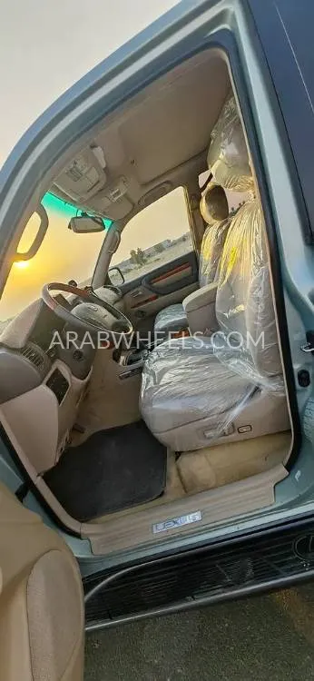 لكزس LX 2005 for Sale in الشارقة Image-12