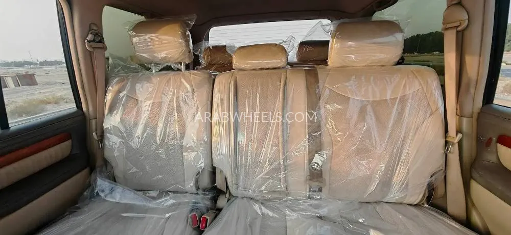 لكزس LX 2005 for Sale in الشارقة Image-16