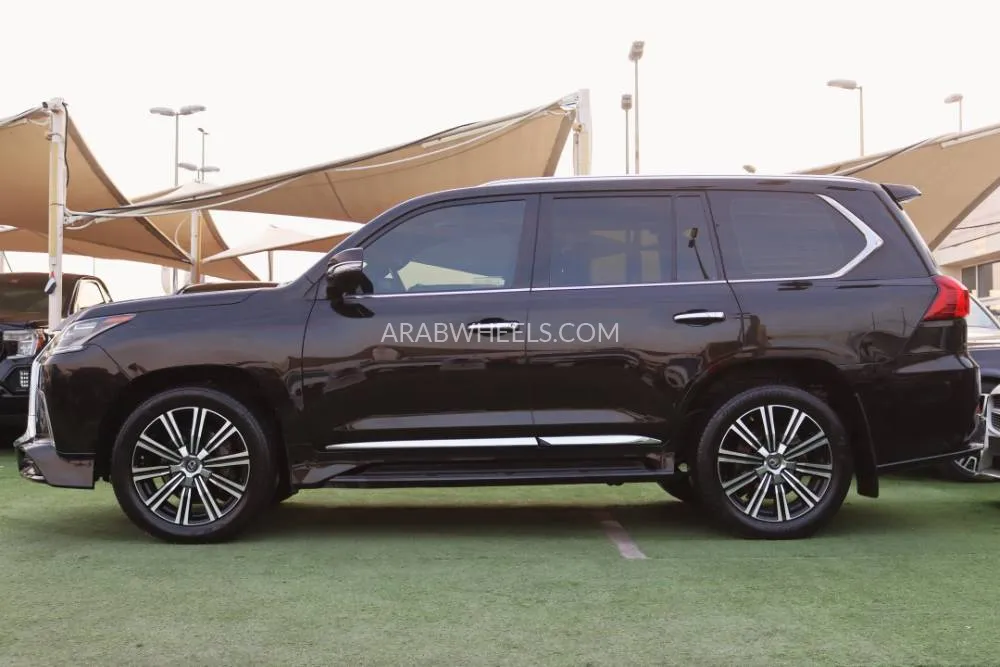 Lexus LX 2021 for Sale in Sharjah Image-4