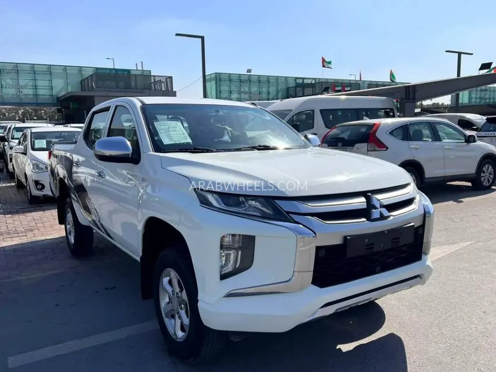 Mitsubishi L200 2020 for Sale in Sharjah Image-2