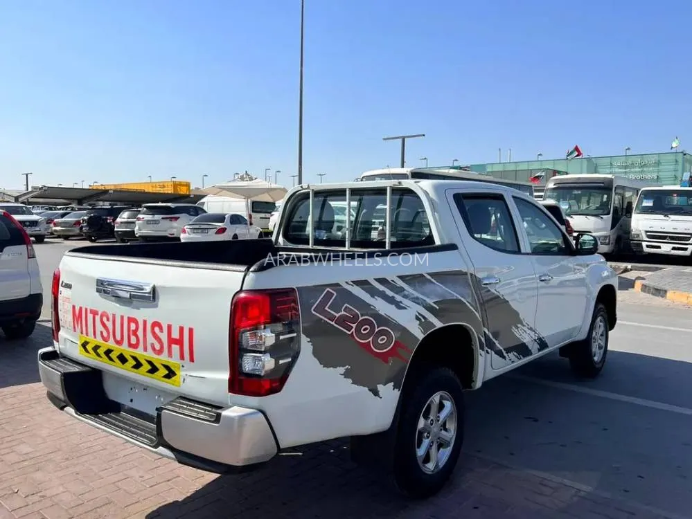 Mitsubishi L200 2020 for Sale in Sharjah Image-5