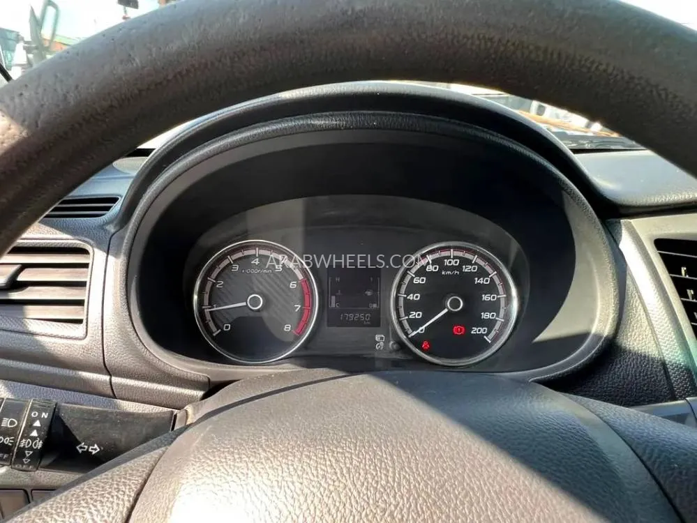 Mitsubishi L200 2020 for Sale in Sharjah Image-6