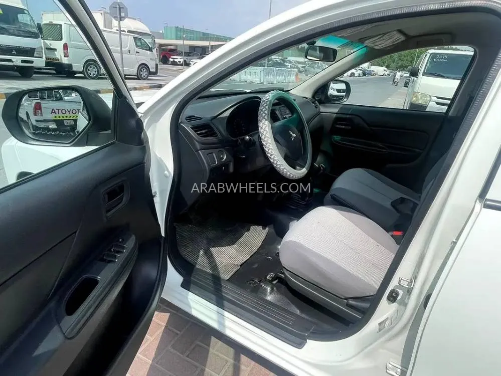 Mitsubishi L200 2021 for Sale in Sharjah Image-5