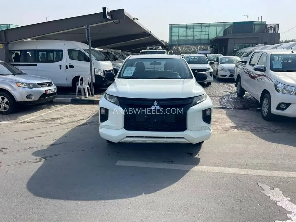 Mitsubishi L200 2021 for Sale in Sharjah Image-3