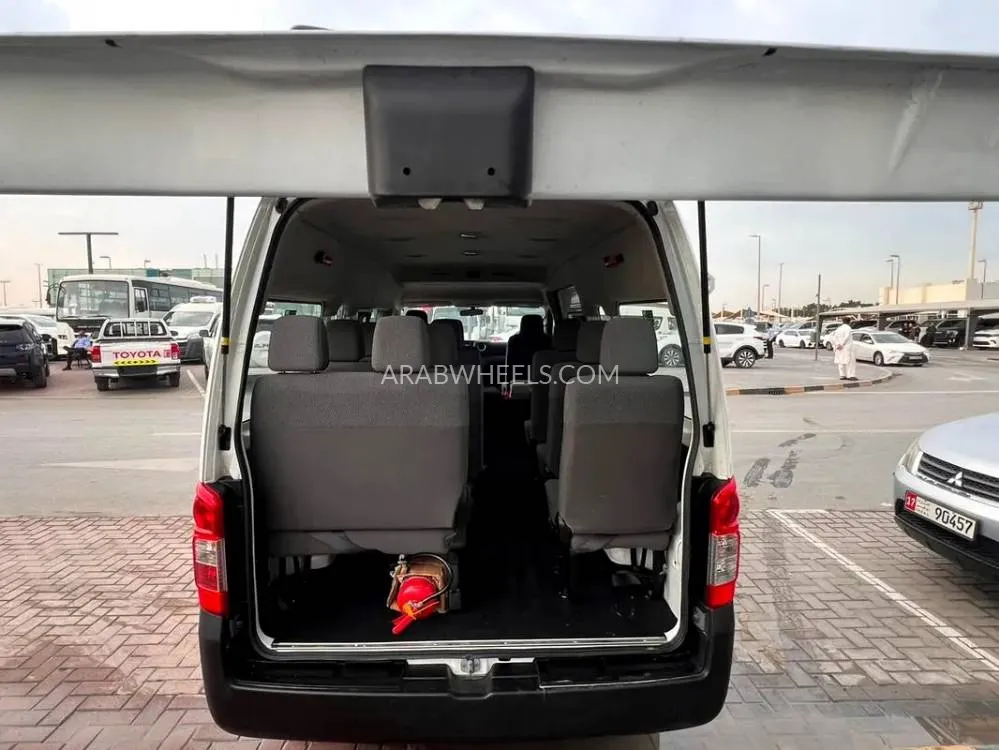 Nissan Urvan 2024 for Sale in Sharjah Image-5