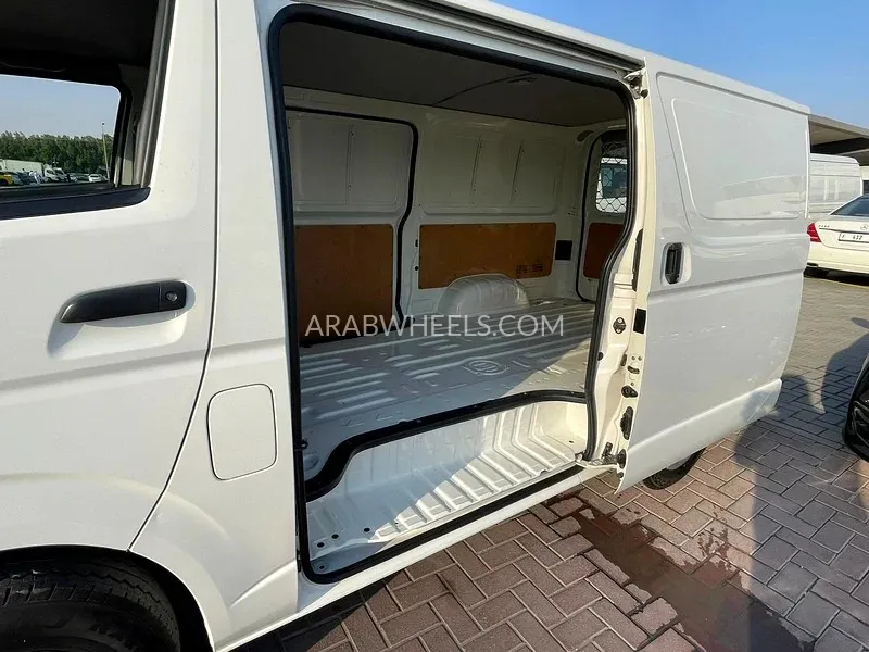 تويوتا هايس 2020 for Sale in الشارقة Image-3