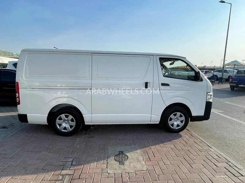 تويوتا هايس 2020 for Sale in الشارقة Image-8