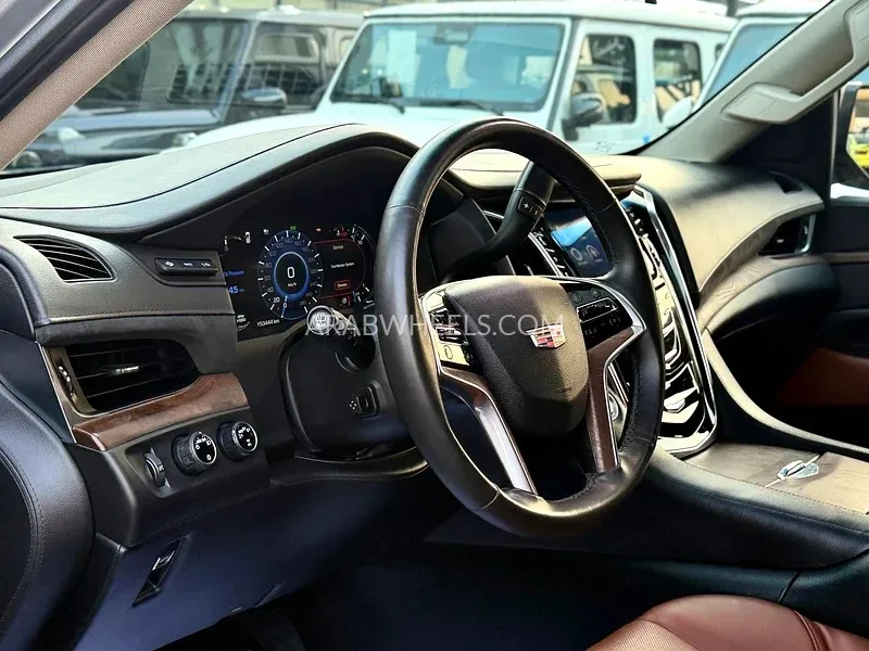 كاديلاك إسكاليد 2017 for Sale in دبي Image-6