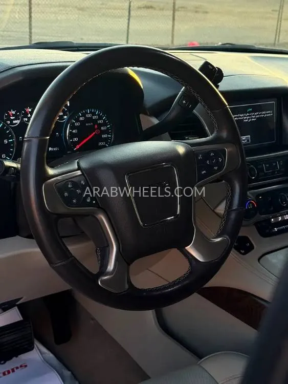 GMC Yukon XL 2019 for Sale in Abu Dhabi Image-2