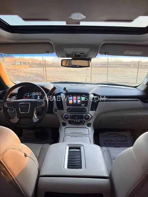 GMC Yukon XL 2019 for Sale in Abu Dhabi Image-10