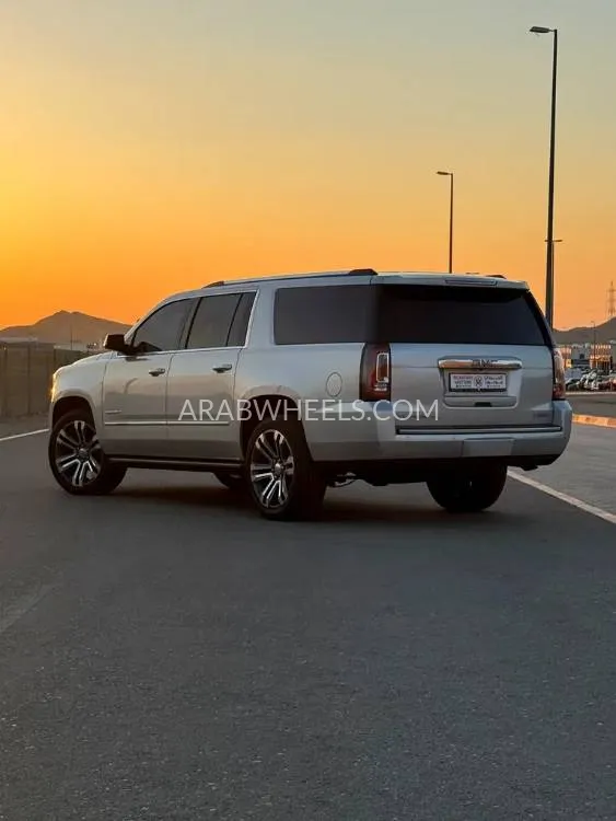 GMC Yukon XL 2019 for Sale in Abu Dhabi Image-15