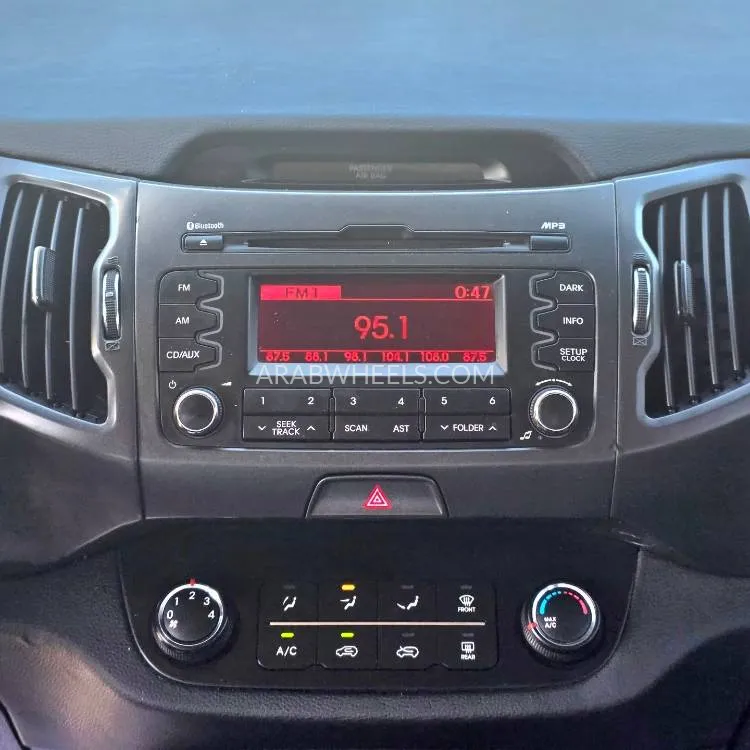 Kia Sportage 2014 for Sale in Sharjah Image-13