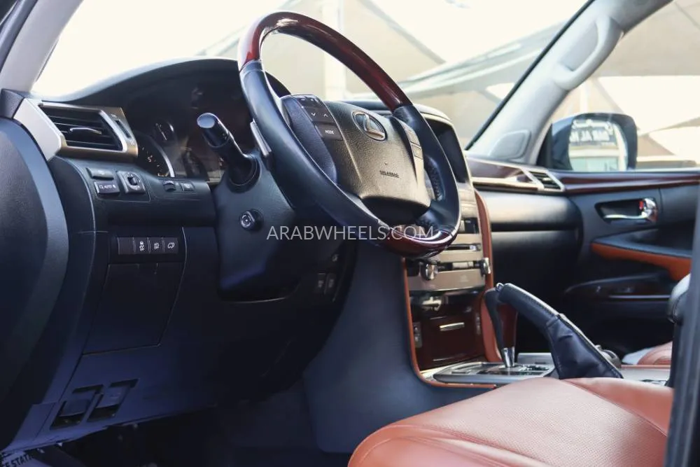 Lexus LX 2013 for Sale in Sharjah Image-6