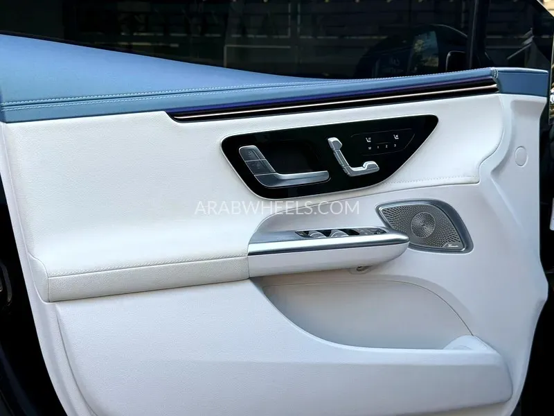 مرسيدس بنز EQE 2023 for Sale in دبي Image-11