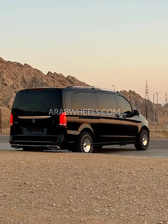 Mercedes Benz V Class 2018 for Sale in Abu Dhabi Image-4