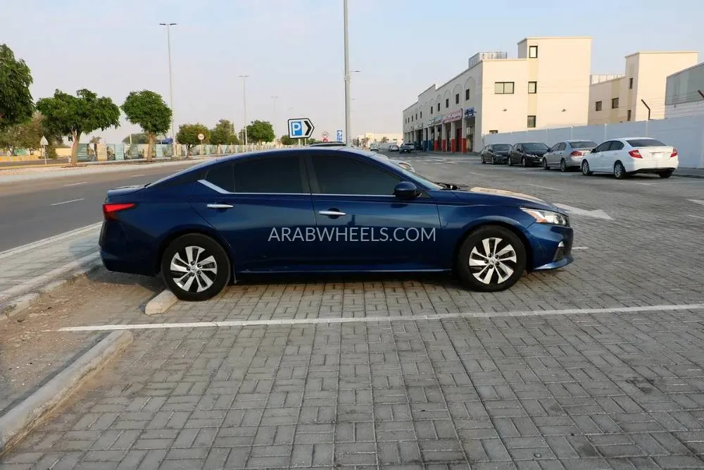 Nissan Altima 2019 for Sale in Abu Dhabi Image-9