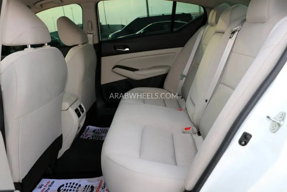 Nissan Altima 2022 for Sale in Abu Dhabi Image-2