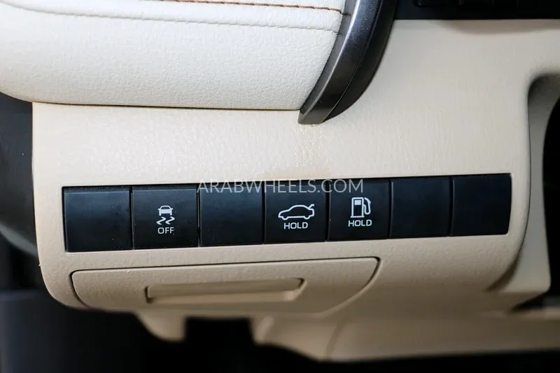 Toyota Camry 2019 for Sale in Abu Dhabi Image-10