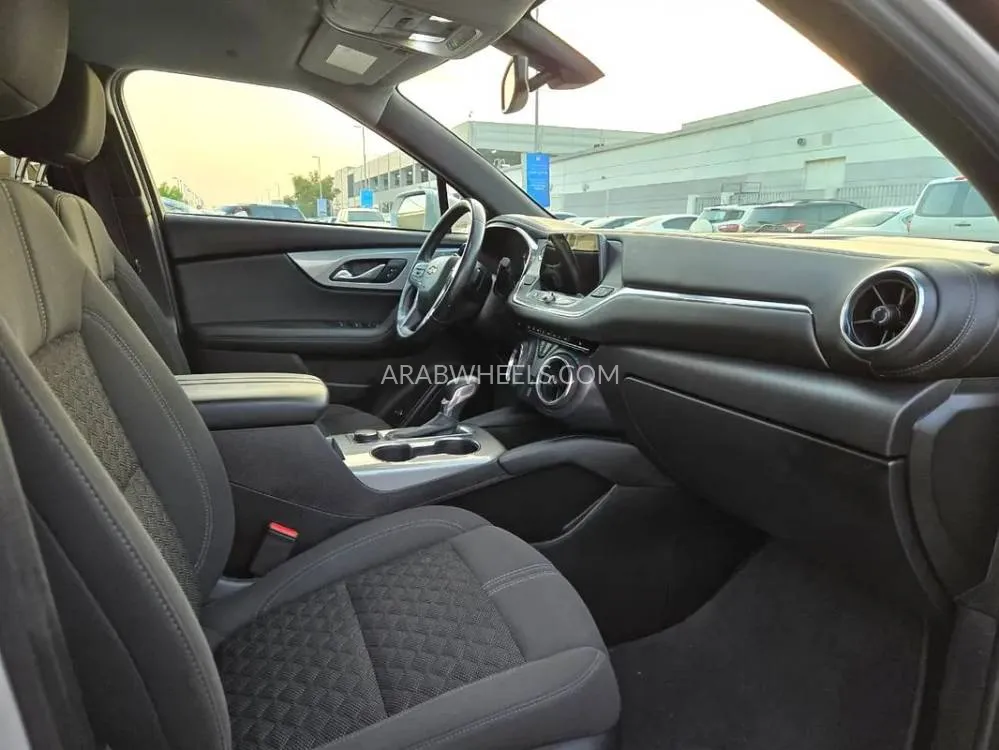Chevrolet Blazer 2019 for Sale in Fujairah Image-5