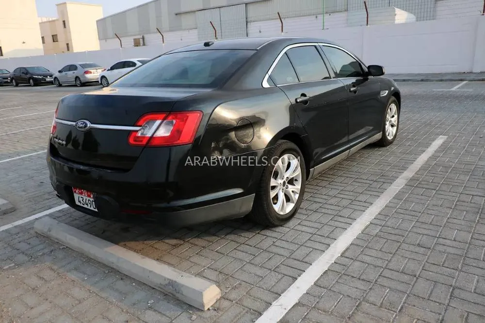 Ford Taurus 2011 for Sale in Abu Dhabi Image-2
