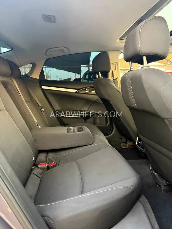 Honda Civic 2019 for Sale in Sharjah Image-17