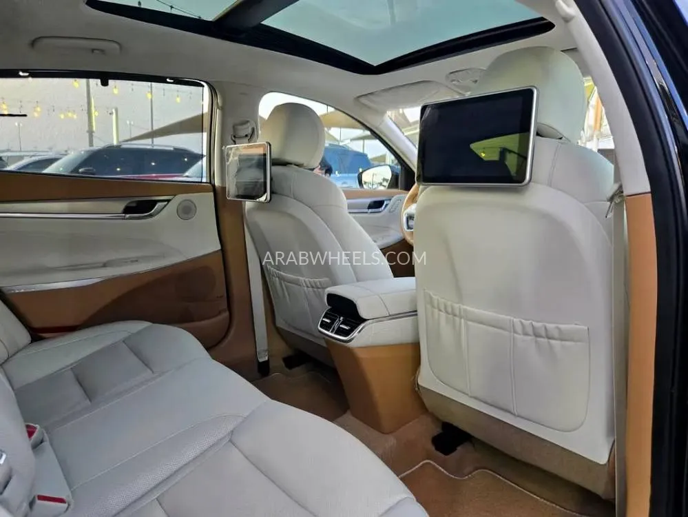 Hyundai Azera 2023 for Sale in Fujairah Image-17
