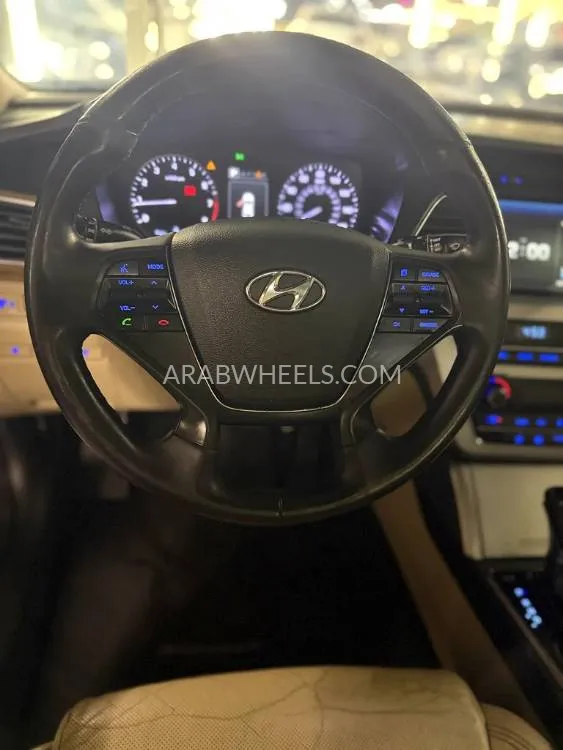 Hyundai Sonata 2015 for Sale in Sharjah Image-5