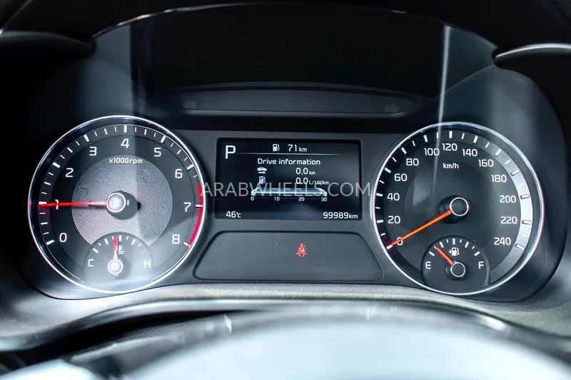Kia Cerato 2022 for Sale in Sharjah Image-8