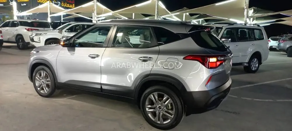 Kia Seltos 2020 for Sale in Sharjah Image-11