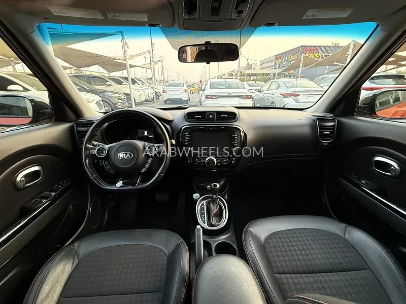 Kia Soul 2018 for Sale in Sharjah Image-12