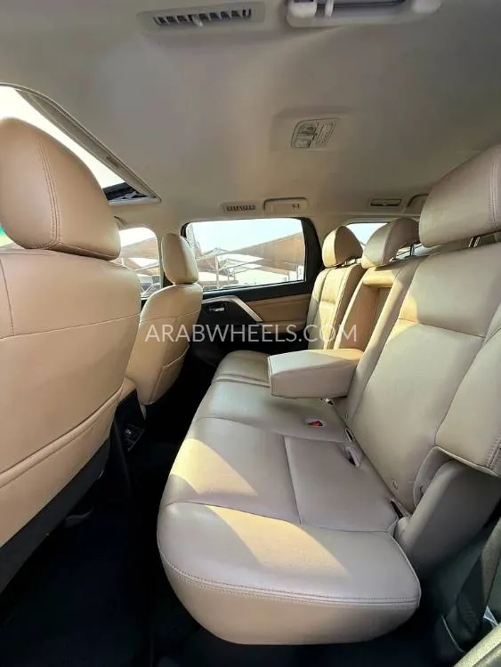 Mitsubishi Montero Sport 2022 for Sale in Sharjah Image-18