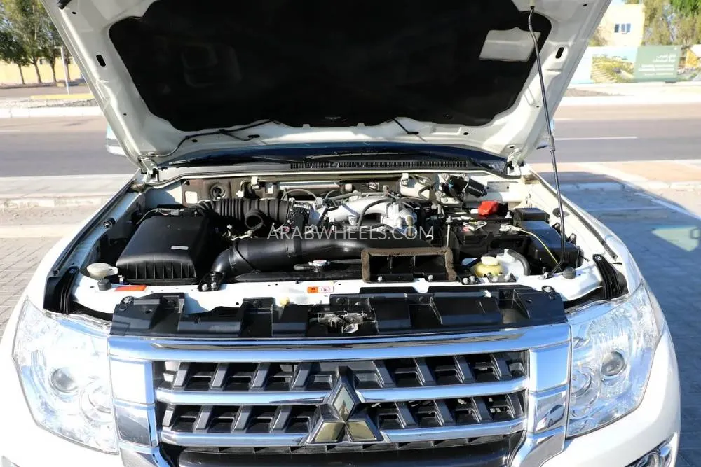 Mitsubishi Pajero 2019 for Sale in Abu Dhabi Image-9