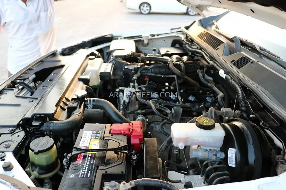 Nissan Navara 2022 for Sale in Abu Dhabi Image-2