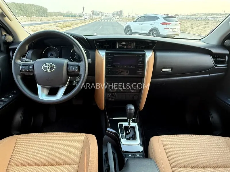 Toyota Fortuner 2020 for Sale in Sharjah Image-17
