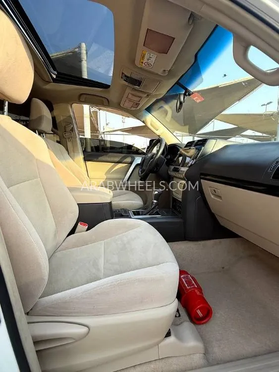 Toyota Land Cruiser Prado 2020 for Sale in Sharjah Image-3