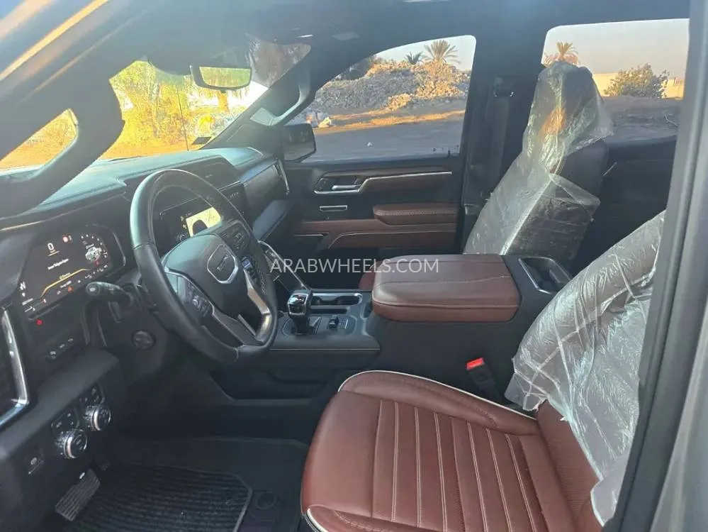 GMC Sierra 2023 for Sale in Fujairah Image-12