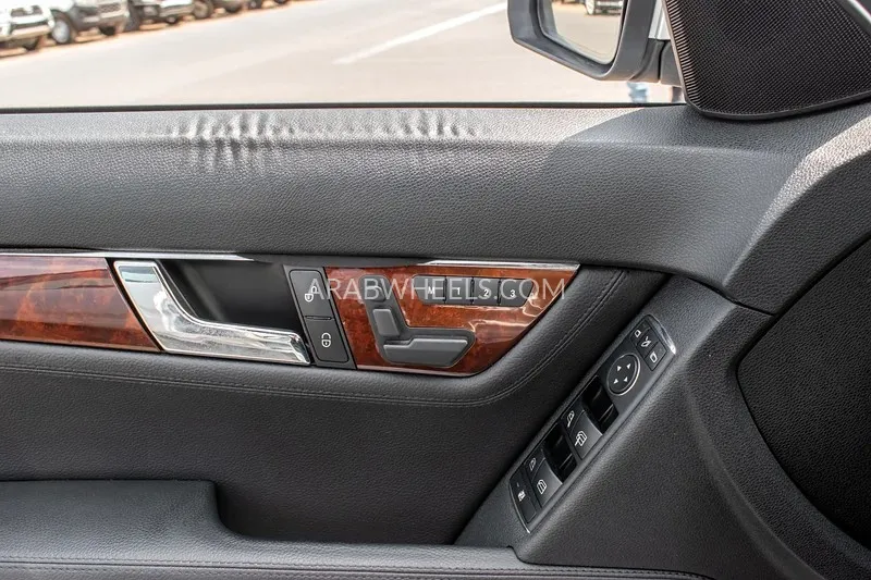 Mercedes Benz C Class 2008 for Sale in Dubai Image-16