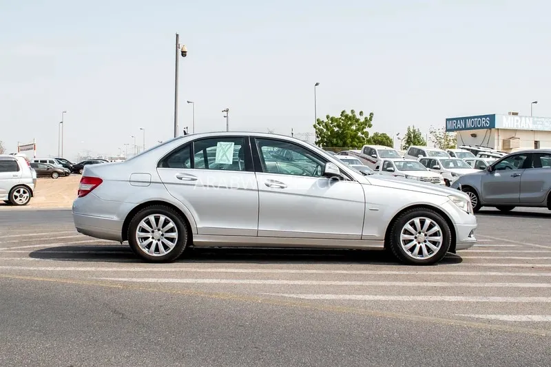 Mercedes Benz C Class 2008 for Sale in Dubai Image-4