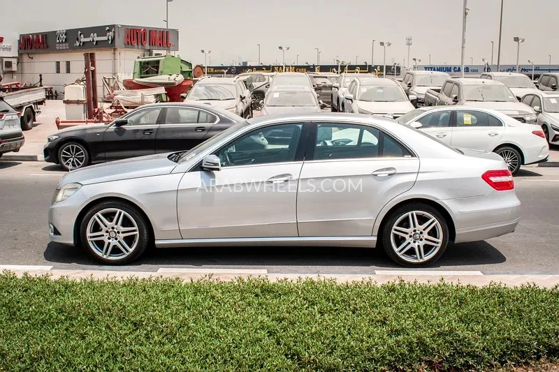 Mercedes Benz E Class 2009 for Sale in Dubai Image-8