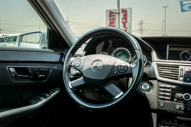 Mercedes Benz E Class 2009 for Sale in Dubai Image-13